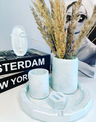 S přáním hezkého dne!